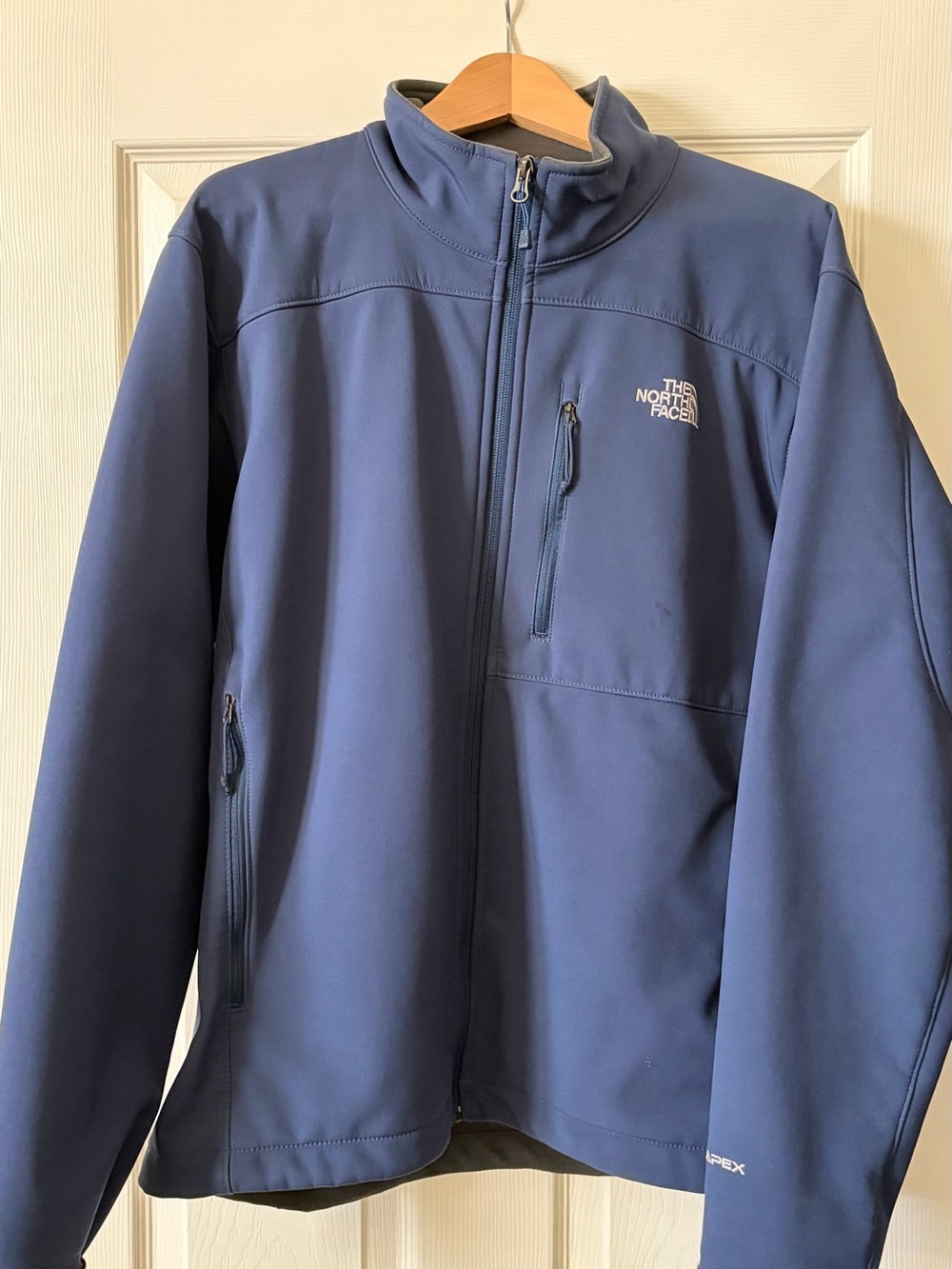 The North Face Men's Navy Blue Softshell Jacket